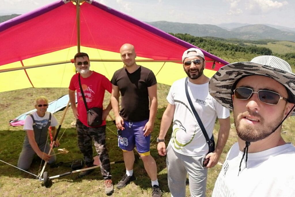 Peštersko polje sve više interesantno za paraglajdere