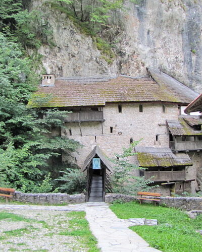 Manastir Crna Reka